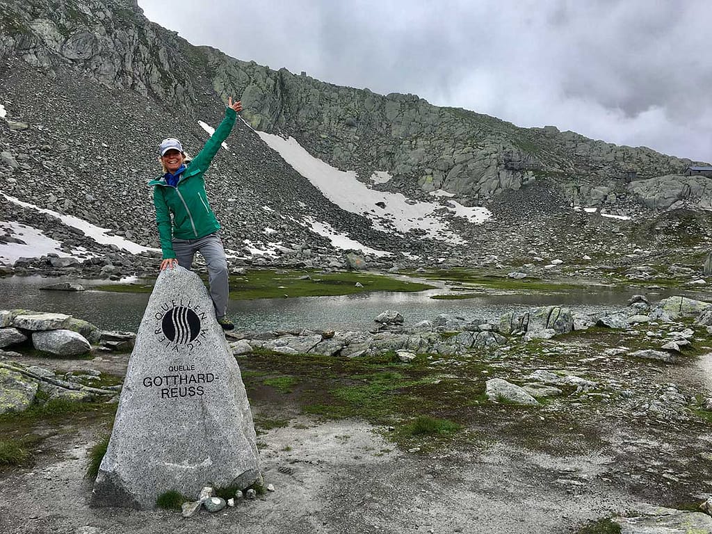 Amélie accompagnatrice en montagne sur le rocher du Gotthard Reuss